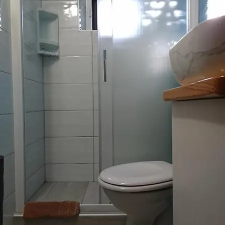 Apartman Ugodna Atmosfera Privatnosti, U Blizini. *