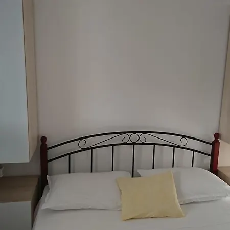 Apartman Ugodna Atmosfera Privatnosti, U Blizini.