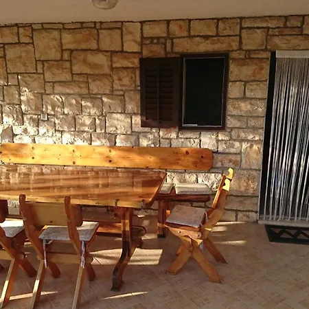 Apartment Ugodna Atmosfera Privatnosti, U Blizini. *